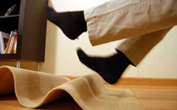 Quando o perigo está em casa: acidentes com idosos e o desafio da prevenção no Brasil